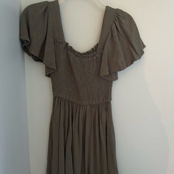 Elegant Olive Green Women's Dress - Picture 1 of 2